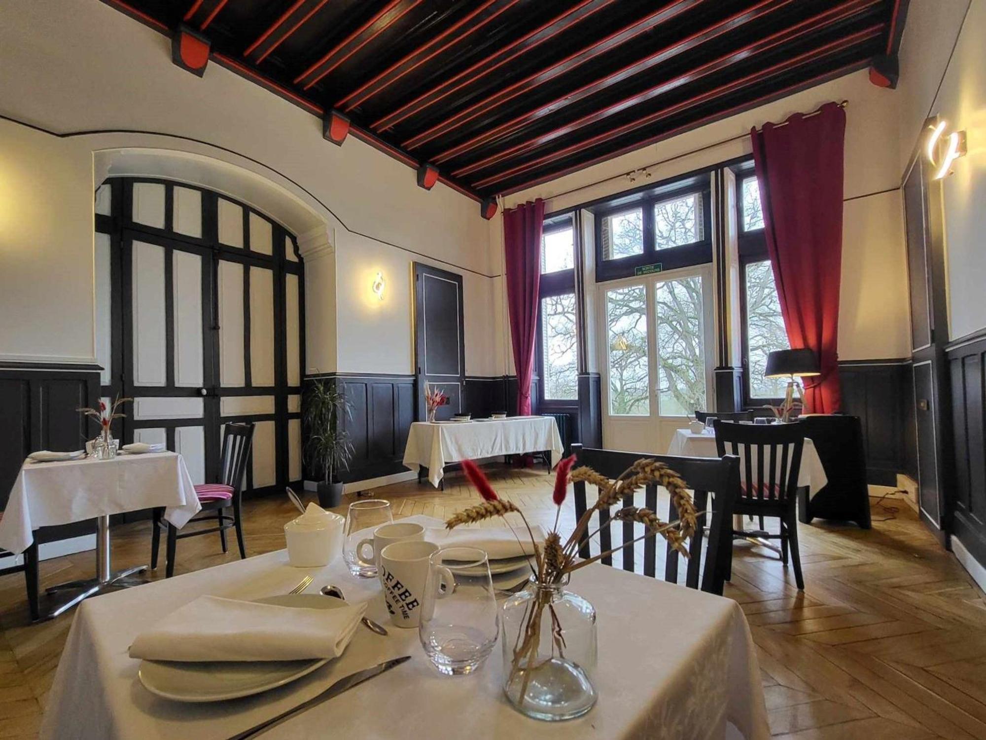 Sejour De Charme Au Chateau Avec Petit-Dejeuner Et Parking - Fr-1-591-705 Cluis Exterior foto